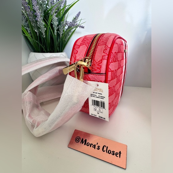 Michael Kors Jet Set Travel MD
Oval Camera Crossbody Bag - Picture 5 of 9